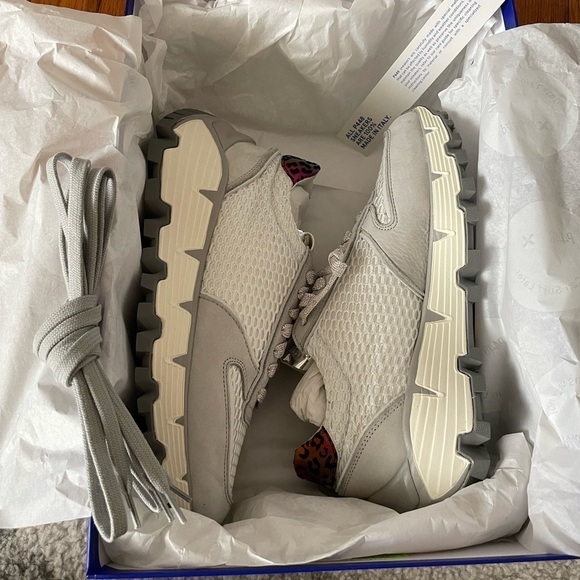 P448 Jackson Reflector Leopard Sneakers size EU 37 US 7 new in box - Picture 3 of 13